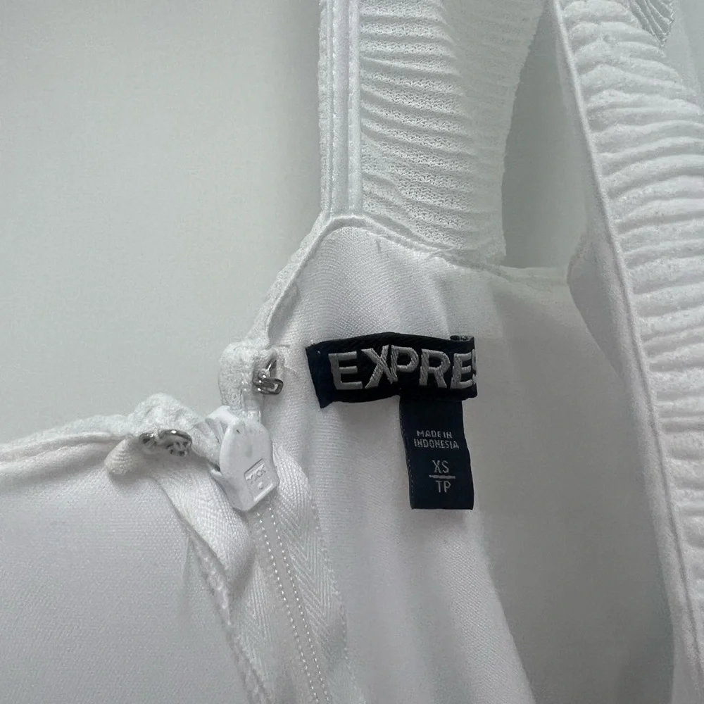 Express Ruffle Dress - Picture 2 of 3